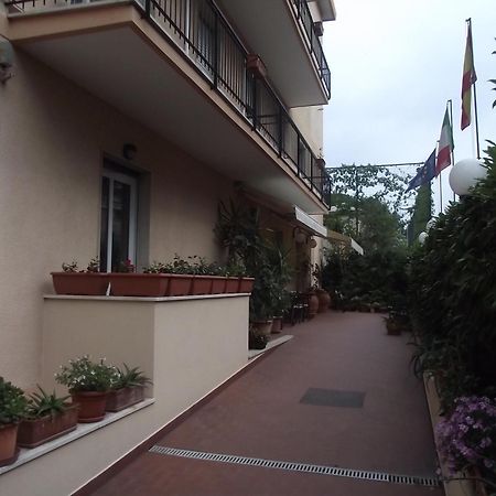 Hotel San Nazario Varazze Exterior foto